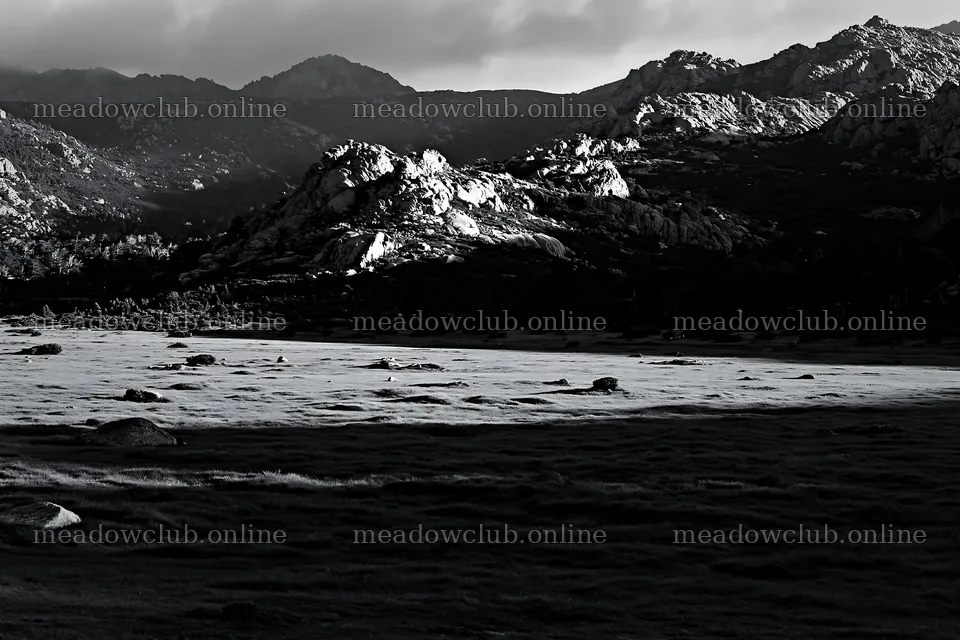 Meadow mountain sunrays in a rocky landscape – meadow photos 9722x6480