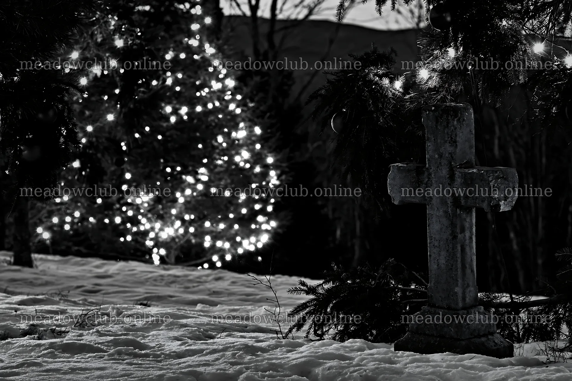 Weathered Christian cross in snowy meadow at dusk – meadow photos 9722x6480